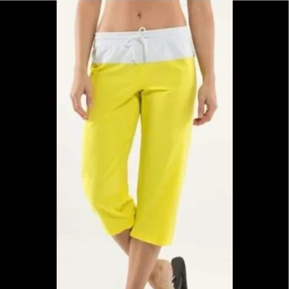 Lululemon Step Lively Cropped Pants Yellow Size 2